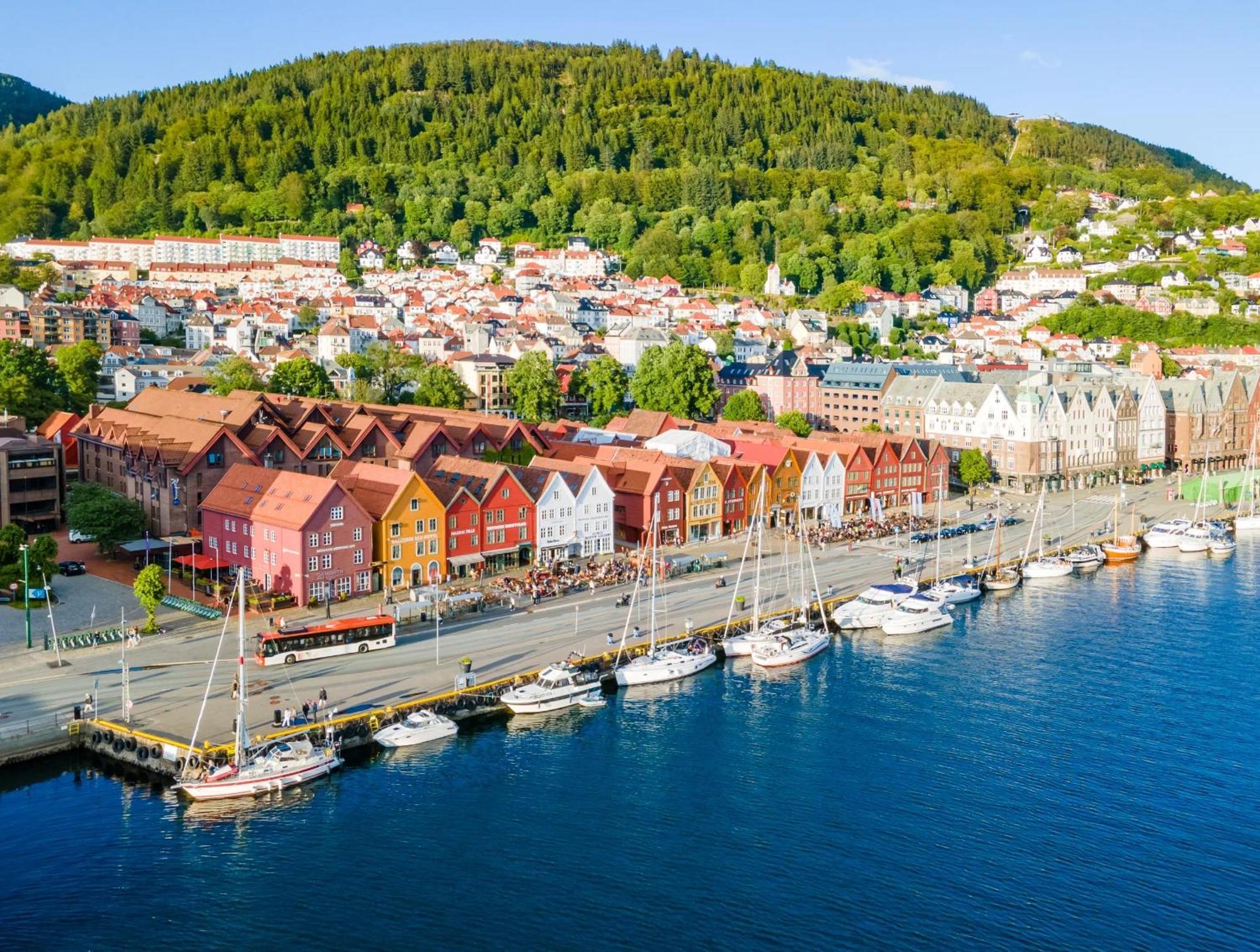 King Bed - Renovated 2024 - 2Br Behind Bryggen Lejlighed Bergen Eksteriør billede